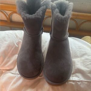 Brand new uggs grey size 9 boots